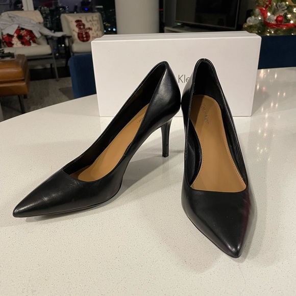 Calvin Klein Shoes - Calvin Klein Gayle black leather point toe pumps women’s size 8.5